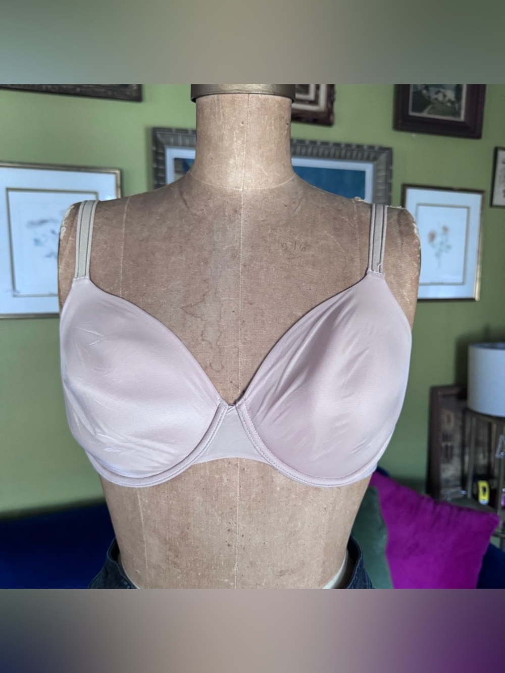 Victoria’s Secret nude bra